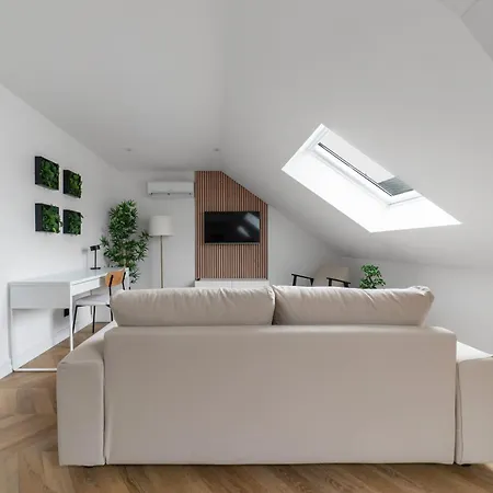 Jaures - Design Et Climatises En Centre