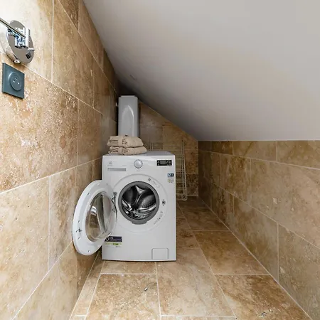 Jaures - Design Et Climatises En Centre