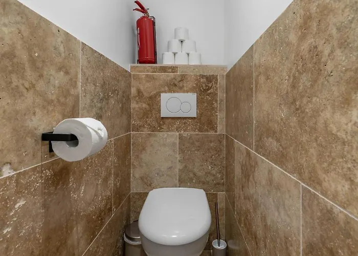 Jaures - Design Et Climatises En Centre