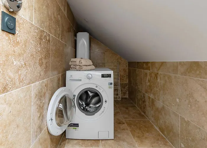 Jaures - Design Et Climatises En Centre