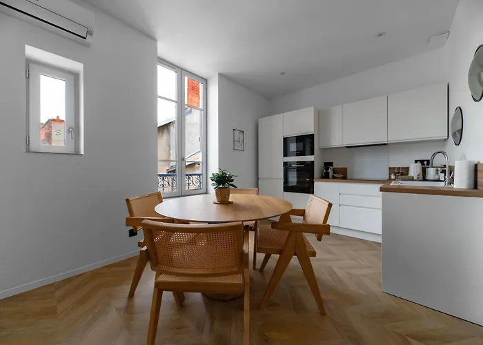 Jaures - Design Et Climatises En Centre Виши