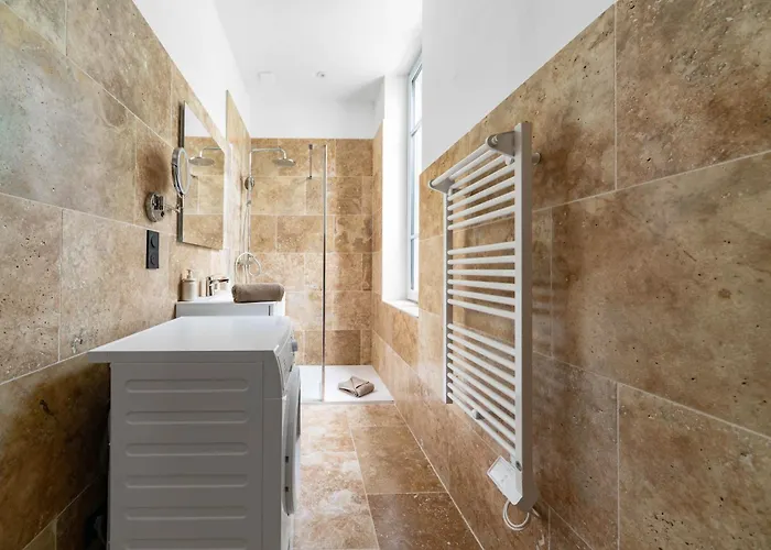 Jaures - Design Et Climatises En Centre