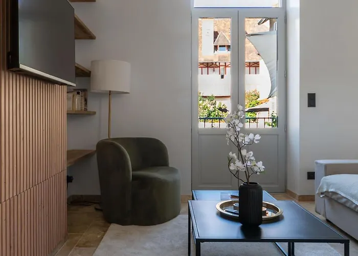 Апартаменты Jaures - Design Et Climatises En Centre Виши